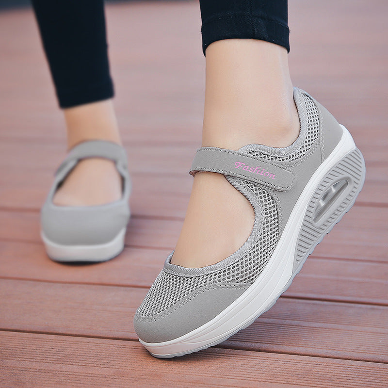 Chaussures à fermeture velcro offrant confort et adhérence